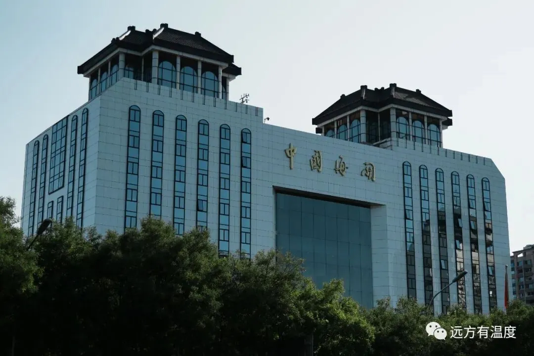 把牢国门，守护身后的祖国。